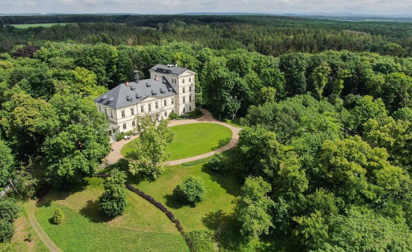 Chateau Mcely recenze: Hotel a restaurace očima návštěvníků